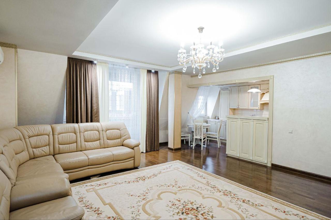 Cathedral Park And Pedestrian Zone Ultracentral Cozy Apartment In Chisinau Exterior foto