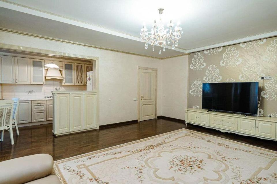 Cathedral Park And Pedestrian Zone Ultracentral Cozy Apartment In Chisinau Exterior foto